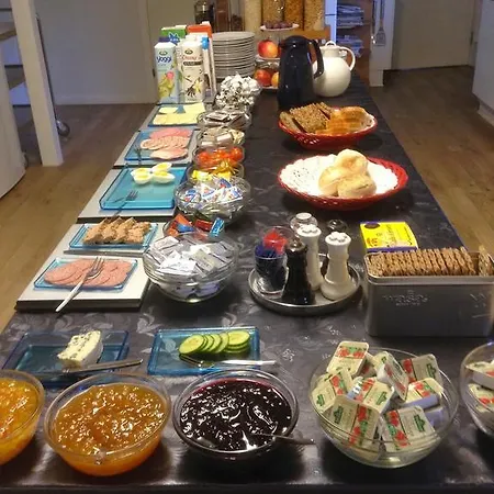 Give Bed & Breakfast Bed and Breakfast Give