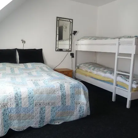 Give Bed & Breakfast * Give