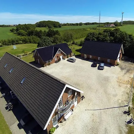 Give Bed & Breakfast Bed and Breakfast Give