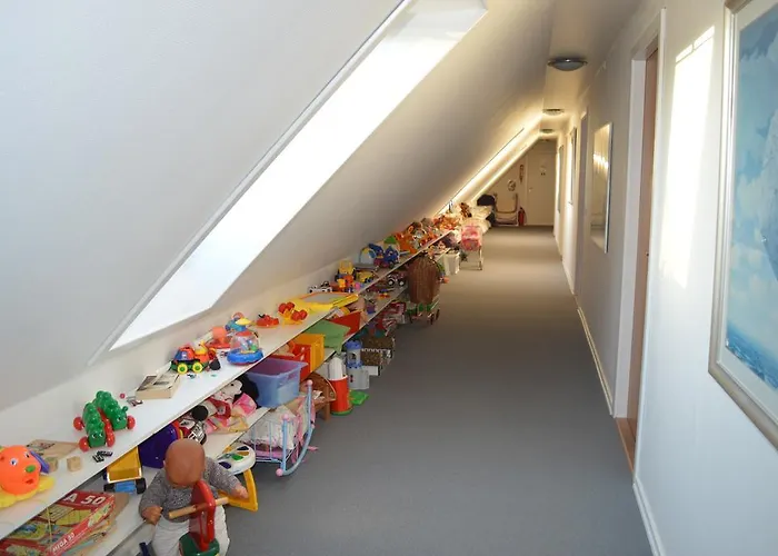 Give Bed & Breakfast *