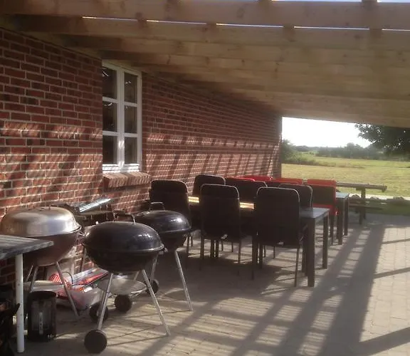 Give Bed & Breakfast *