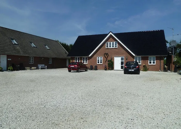 Give Bed & Breakfast *