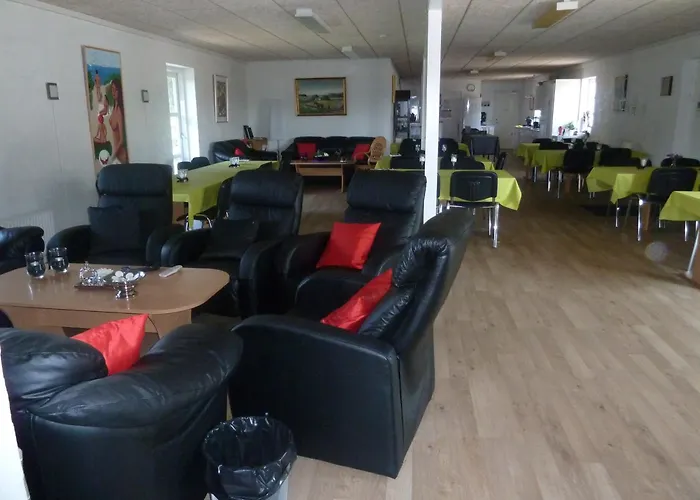 Give Bed & Breakfast * Give